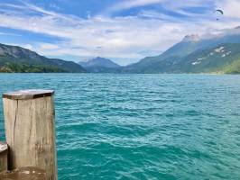 Le Bout du Lac : Lac d’Annecy, Parapente, Montagnes