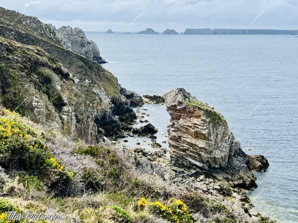 Photo Pointe de Dinan : La Pointe de Dinan, sur la presqu’île de Crozon. Il s’agit d’un bel endroit sauvage et préservé, idéal pour une belle randonnée 🥾😍c, Tita’s Pictures, Pointe de Dinan, Crozon