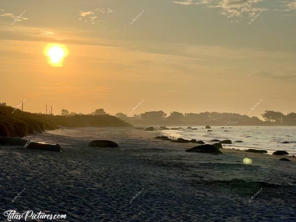 Photo Plage du Lividic : Belle lumière de fin de journée, sur la Plage du Lividic à Brignogan. C’est marrant ces rochers, on dirait des phoques 🤭😅😍c, Tita’s Pictures, Plage du Lividic, Coucher de Soleil