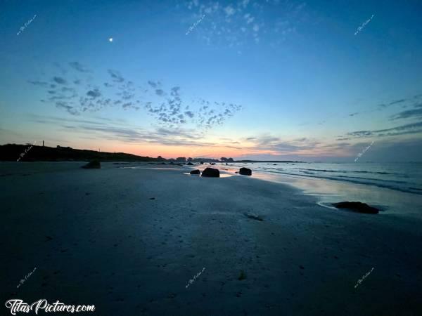 Photo Plage du Lividic : Autre photo des dernières lueurs du jour, sur la Plage du Lividic. Mieux ou moins bien que la précédente ? 🤔😅c, Tita’s Pictures, Plage du Lividic, Coucher de Soleil