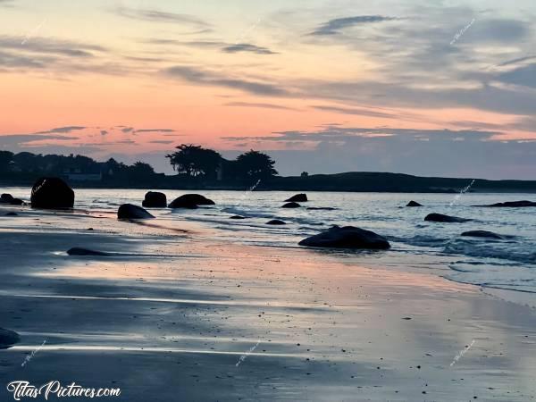 Photo Plage du Lividic : Belle balade de fin de journée, sur la plage du Lividic, avec ce beau coucher de soleil 😍🥰c, Tita’s Pictures, Plage du Lividic, Coucher de Soleil