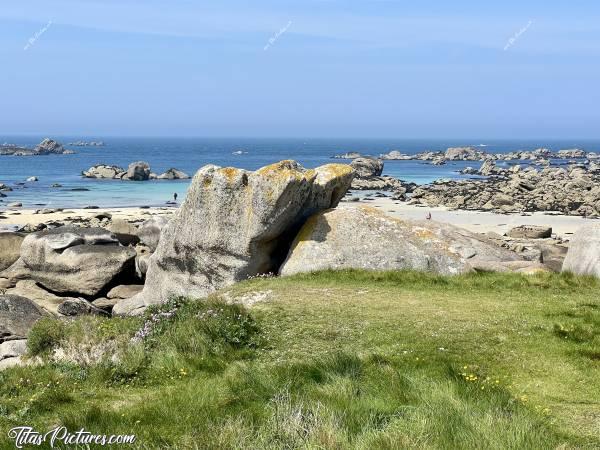 Photo Méneham : Que de beaux et gros rochers de granit, à Méneham. Il y en a de toutes les formes. De quoi laisser libre cours à son imagination 😍🥰c, Tita’s Pictures, Méneham, Plage, Mer, Rochers