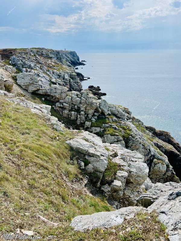 Photo Camaret-sur-Mer : Autre cadrage des belles falaises escarpées de la Pointe de Pen Hir. Lequel préférez-vous ? 🤔😅c, Tita’s Pictures, Finistère, Pointe de Pen Hir, Camaret-sur-Mer