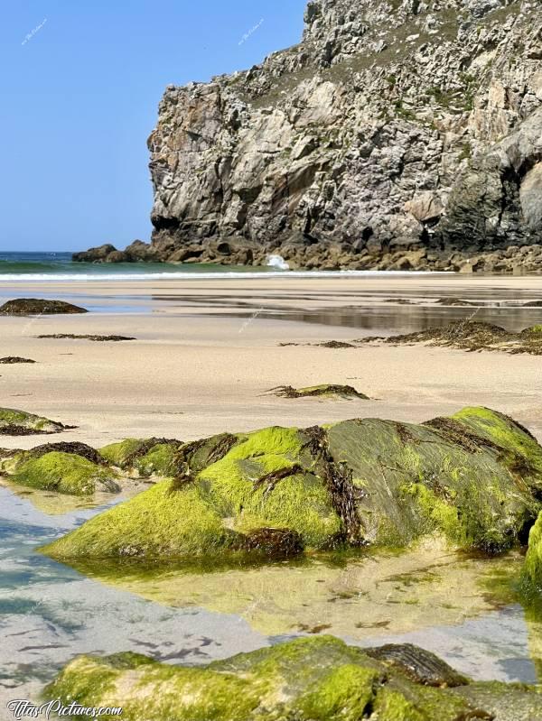 Photo Plage de Pen Hat : La Plage de Pen Hat à Camaret-sur-Mer. Belles falaises de rochers 😍c, Tita’s Pictures, Camaret-sur-Mer, Plage de Pen Hat