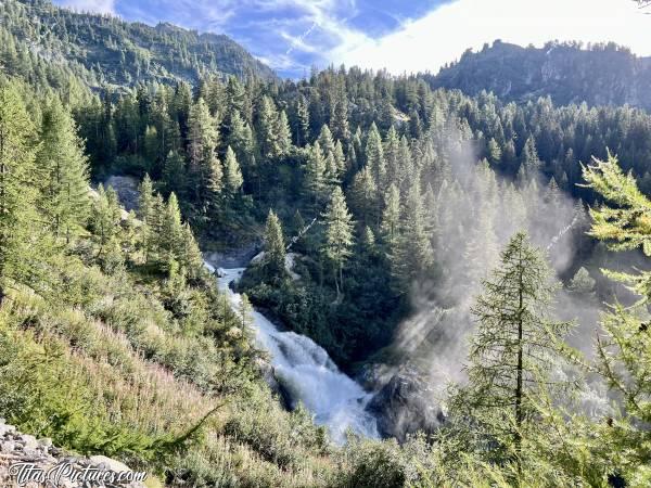 Photo Cascade du Rutor : J’oublierai jamais cette belle randonnée que j’ai faite à la Thuile sur le « Sentiero Cascate del Rutor ». De très beaux panoramas avec de nombreuses belles cascades 😍🥰c, Tita’s Pictures, Les Alpes, La Thuile, Cascade du Rutor, Randonnée, Torrente Ruthor, Sentiero Cascate del Rutor