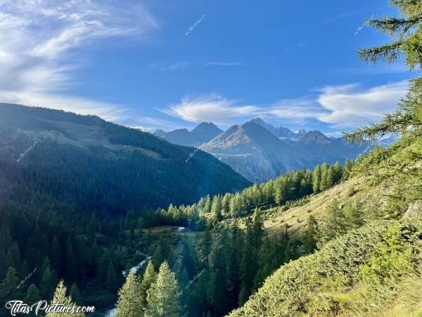 Photo La Thuile : Belle randonnée ensoleillée à la Thuile, le long du Torrente Ruthor. Très fort dénivelé pour monter, mais tellement de beaux panoramas et de belles cascades à y voir 😍🥰c, Tita’s Pictures, Les Alpes, La Thuile, Italie, Cascade du Rutor, Randonnée, Torrente Ruthor, Sentiero Cascate del Rutor