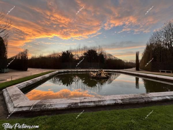 Photo Jardin du Château de Versailles : Beau Coucher du Soleil sur le Bassin de Bacchus, dans le Jardin du Château de Versailles 😍🥰c, Tita’s Pictures, Château de Versailles, Jardin du Château de Versailles, Bassin de Bacchus